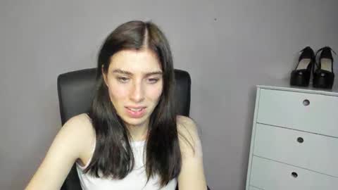 Snapshot of pia_desire chatting on November 4, 2025, 9:36 pm P I A online show from November 4, 2025, 9:36 pm