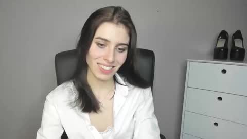 Snapshot of pia_desire chatting on November 9, 2025, 10:19 pm P I A online show from November 9, 2025, 10:19 pm