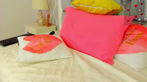 Snapshot of pia_johnson_ chatting on January 15, 2026, 11:08 pm online show from January 15, 2026, 11:08 pm