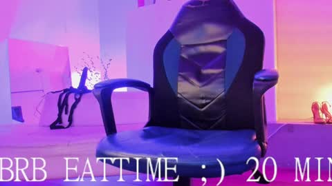 Snapshot of pia_mo chatting on January 28, 2025, 10:01 pm    Special Couple Show - WELCOME TO XMAS   5 and 6 December  - 2 at 8 pm COL hour online show from January 28, 2025, 10:01 pm