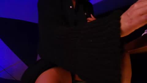 Snapshot of pia_mo chatting on September 27, 2025, 3:22 am    Special Couple Show - WELCOME TO XMAS   5 and 6 December  - 2 at 8 pm COL hour online show from September 27, 2025, 3:22 am