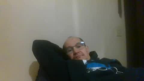 Snapshot of pichoun71 chatting on January 2, 2025, 6:50 am pichoun71 online show from January 2, 2025, 6:50 am