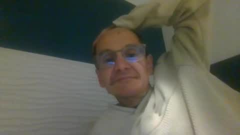 Snapshot of pichoun71 chatting on January 6, 2025, 8:07 pm pichoun71 online show from January 6, 2025, 8:07 pm