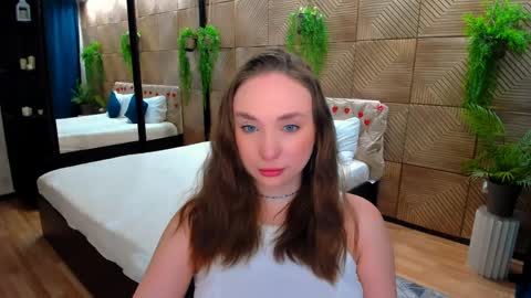 Emelie online show from April 6, 2026, 10:16 am