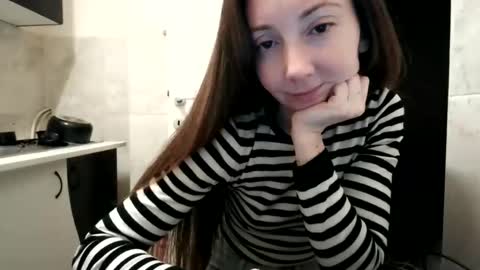 Moonie online show from April 1, 2026, 7:11 pm