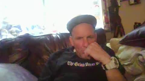 pierce702420 online show from April 6, 2026, 4:46 am