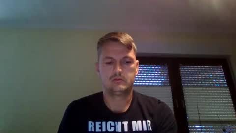 Snapshot of piercingsxxx chatting on September 11, 2025, 5:40 am piercingsxxx online show from September 11, 2025, 5:40 am