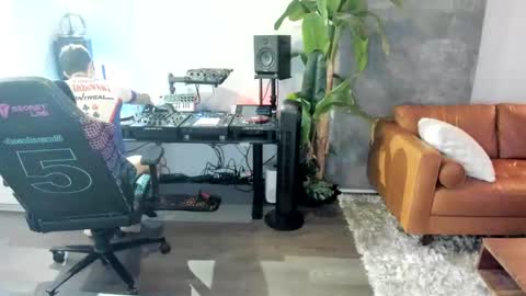 Pierre Fitch online show from March 2, 2025, 11:20 pm