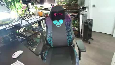 Pierre Fitch online show from January 18, 2026, 3:27 pm