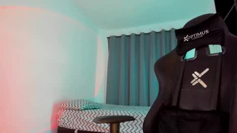 Pierre online show from December 18, 2025, 1:22 am