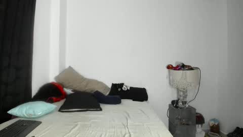 pikoro_gomez online show from May 12, 2026, 1:36 am