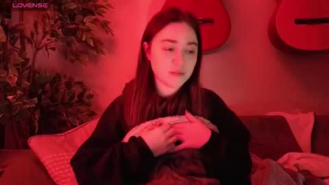 PilloGoddess online show from January 11, 2026, 12:43 pm