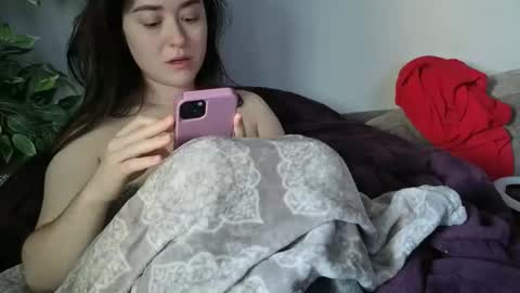 PilloGoddess online show from May 10, 2026, 12:05 am