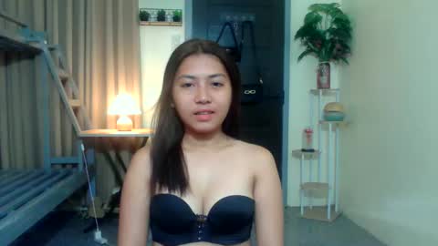 pinay_aangel online show from June 4, 2026, 2:06 am