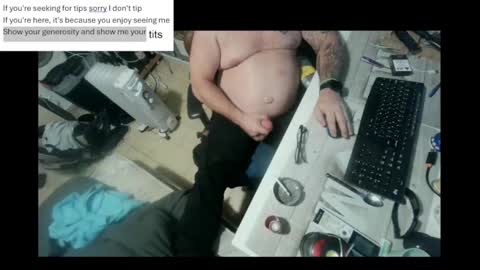 Snapshot of pini_z chatting on December 31, 2024, 7:07 pm pini_z online show from December 31, 2024, 7:07 pm