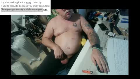 Snapshot of pini_z chatting on January 19, 2025, 8:19 pm pini_z online show from January 19, 2025, 8:19 pm