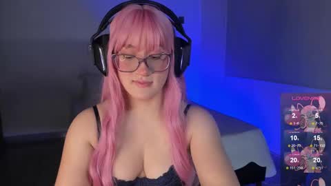 Snapshot of pink_angell chatting on February 9, 2025, 5:19 am Emilly Santis online show from February 9, 2025, 5:19 am