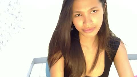 pink_bubbles011 online show from June 18, 2026, 9:14 am