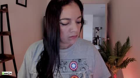 Snapshot of pink_kitten_ chatting on May 25, 2026, 12:00 pm Eli online show from May 25, 2026, 12:00 pm