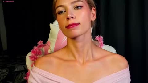 Kate online show from September 21, 2025, 5:36 pm