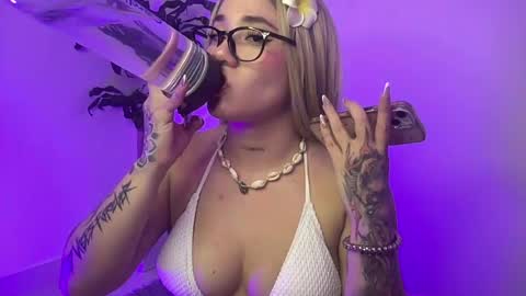 Snapshot of pink_quarz chatting on June 23, 2026, 12:08 am KELLY online show from June 23, 2026, 12:08 am