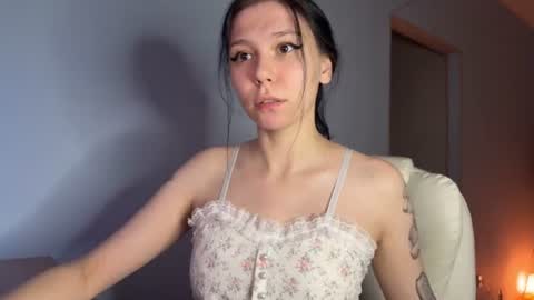 pinkdollylovv online show from June 11, 2026, 9:24 pm