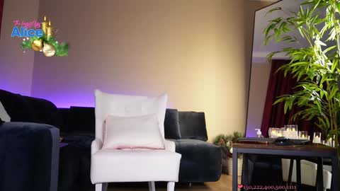Snapshot of pinkheart_ chatting on January 14, 2025, 6:28 pm Alice   online show from January 14, 2025, 6:28 pm