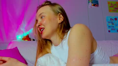 Mila online show from May 16, 2026, 12:07 am