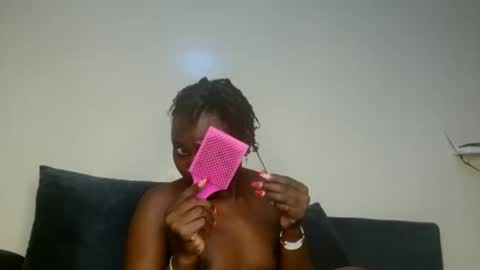 Snapshot of pinklover2003 chatting on May 18, 2026, 3:40 pm Serena online show from May 18, 2026, 3:40 pm