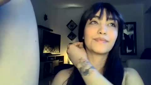 Lali  Milo online show from March 18, 2026, 4:48 am