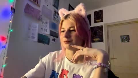 Sara online show from October 10, 2025, 9:25 pm