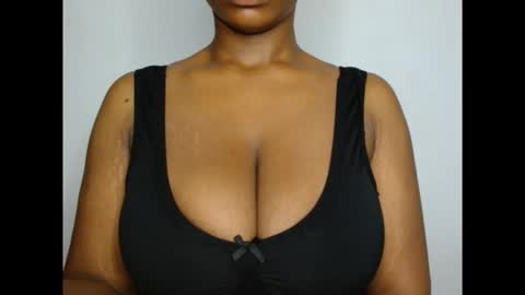 pinkxsugar online show from February 20, 2026, 6:26 am