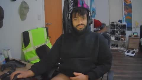 Snapshot of pinocicock chatting on February 18, 2025, 12:48 am Yash online show from February 18, 2025, 12:48 am