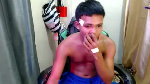 Snapshot of pinoy_fucker18 chatting on May 18, 2026, 5:35 am pinoy_fucker18 online show from May 18, 2026, 5:35 am