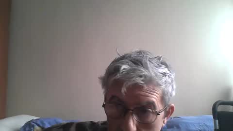 pipi2704 online show from February 15, 2025, 12:01 pm