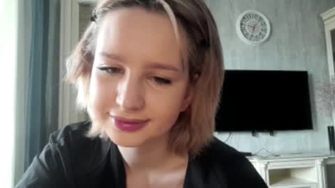 Caroline online show from April 9, 2026, 4:34 am
