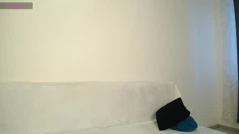 Snapshot of pixie____ chatting on May 4, 2026, 1:40 pm Lily online show from May 4, 2026, 1:40 pm