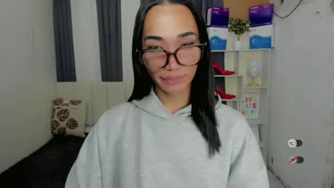 pixiedoll_ online show from December 21, 2025, 11:01 pm