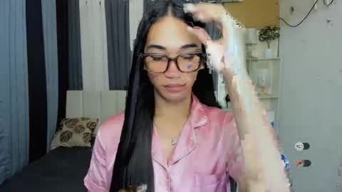 pixiedoll_ online show from February 14, 2026, 7:21 pm