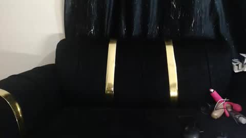 pixietease1 online show from February 25, 2026, 7:01 pm