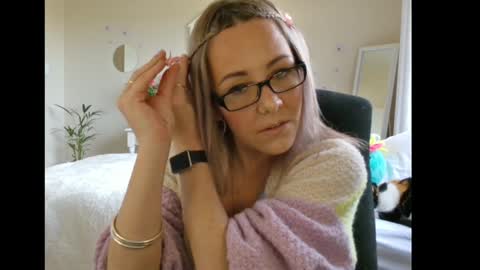 Lynn online show from December 4, 2024, 12:36 pm