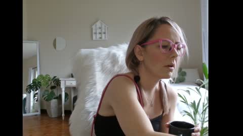 Lynn online show from February 6, 2025, 12:05 pm