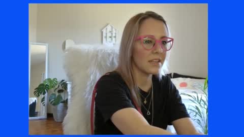 Lynn online show from February 12, 2025, 12:12 pm