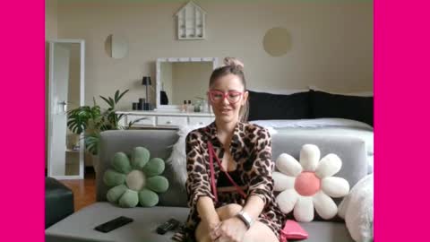 Lynn online show from February 26, 2025, 1:52 pm