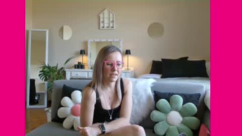 Lynn online show from March 3, 2025, 2:15 pm