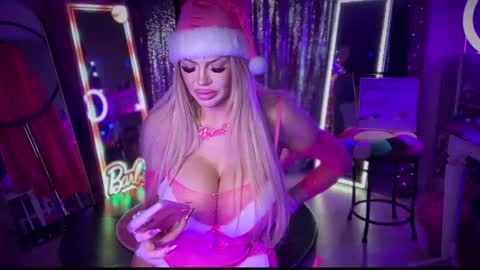 Snapshot of plasticfuckdoll chatting on December 26, 2024, 1:40 am Dumb bimbo fuck doll online show from December 26, 2024, 1:40 am