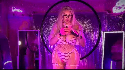 Snapshot of plasticfuckdoll chatting on January 31, 2025, 11:03 am Dumb bimbo fuck doll online show from January 31, 2025, 11:03 am