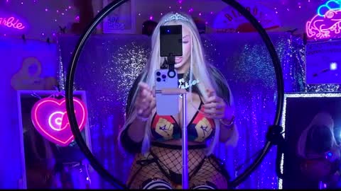 Snapshot of plasticfuckdoll chatting on February 16, 2025, 6:21 am Dumb bimbo fuck doll online show from February 16, 2025, 6:21 am