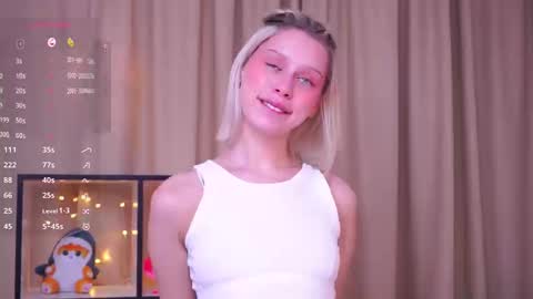 Snapshot of platinum_babe chatting on October 19, 2025, 12:06 pm Ennie online show from October 19, 2025, 12:06 pm