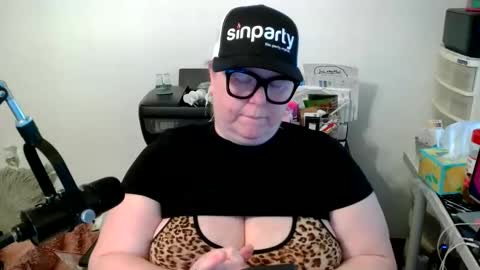 Platinum Puzzy online show from March 6, 2025, 6:48 pm